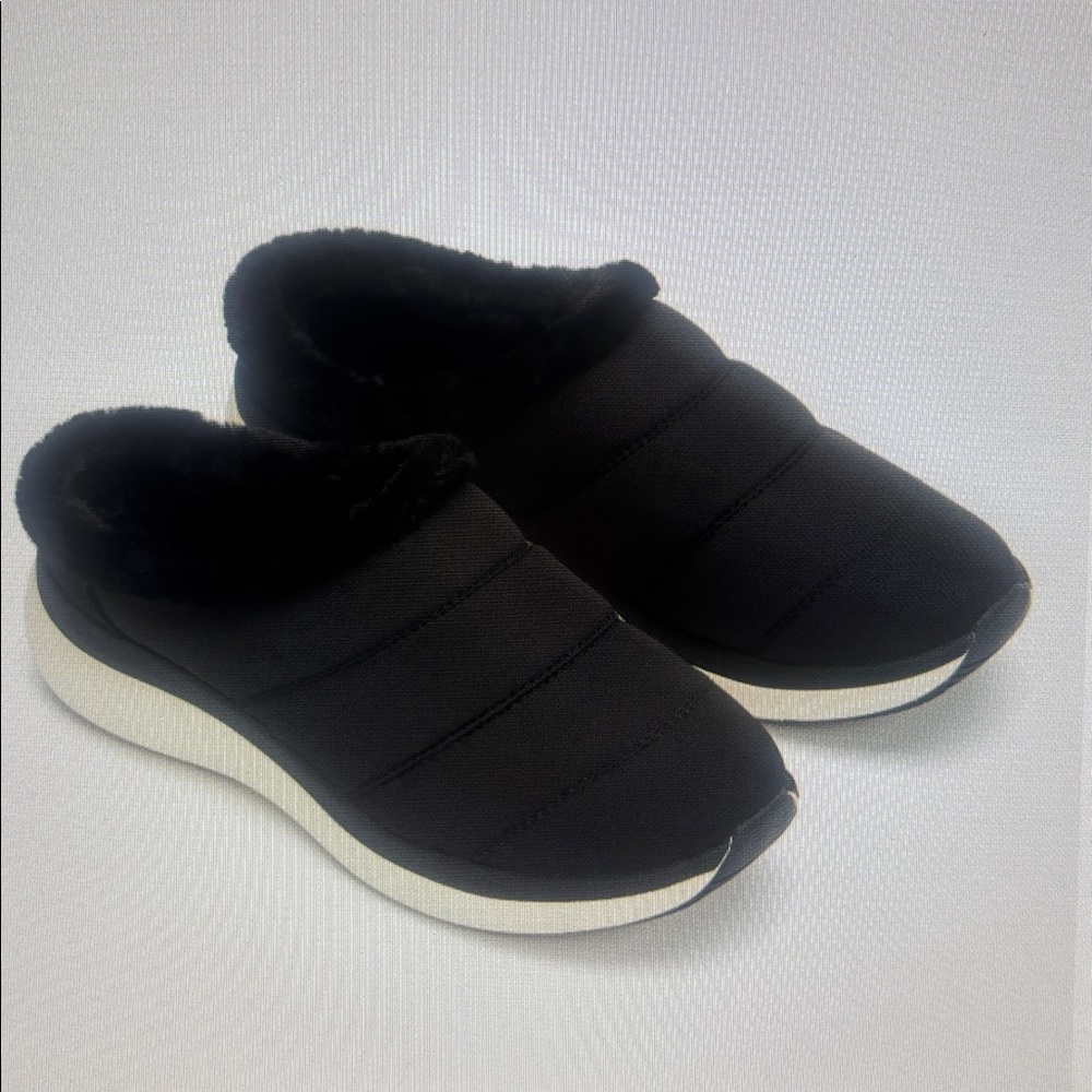 NWOB Women’s Abeo MXV Cruise Mule. Size 7. Black - Picture 2 of 5
